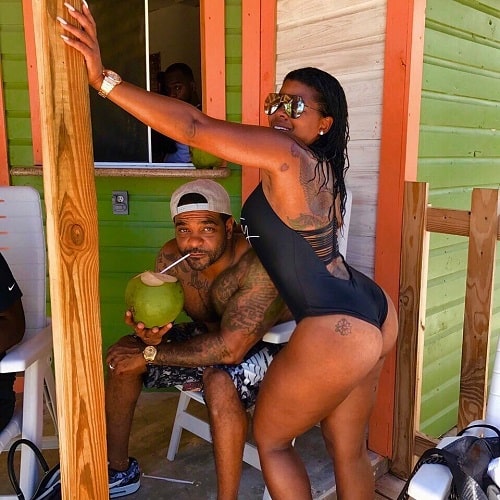 A picture of Chrissy Jones with her husband.